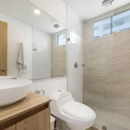 Delightful *2bed/2bath W Ac* Beach Breeze