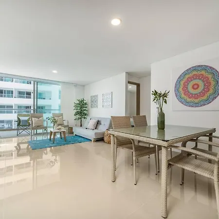 Delightful *2bed/2bath W Ac* Beach Breeze Apartamento