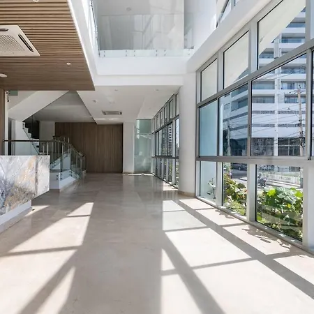 Delightful *2bed/2bath W Ac* Beach Breeze * Cartagena